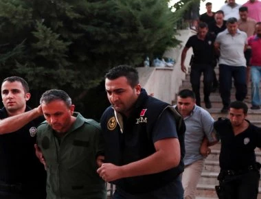 ΕΚΤΑΚΤΟ: Συνελήφθησαν 121 αξιωματικοί της τουρκικής Αεροπορίας - Ετοίμαζαν πραξικόπημα μαζί με το Ναυτικό